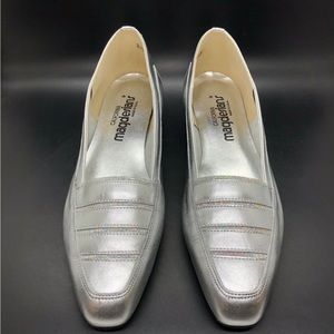 Magdesian silver flats with “hologram” stripes 8.5